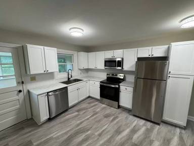 Main picture of 2110 N Stewart Ave