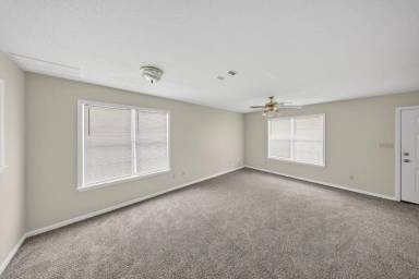 Main picture of 1469 Green St
