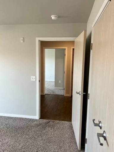 Main picture of 201 Holmes St E