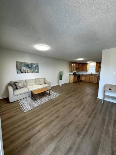 Main picture of 100 Cheyenne Dr