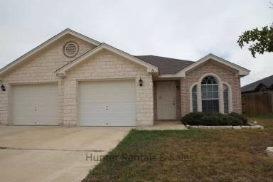 Main picture of 2012 Schorn Dr