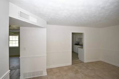 Main picture of 25 Holiday Dr