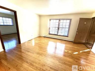 Main picture of 516 Lake Ave