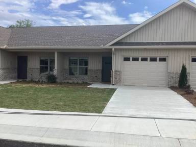 Main picture of 200 Johnsons Dr