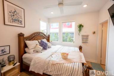 Main picture of 801 S Grable Cir