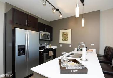 Main picture of Halsted Flats