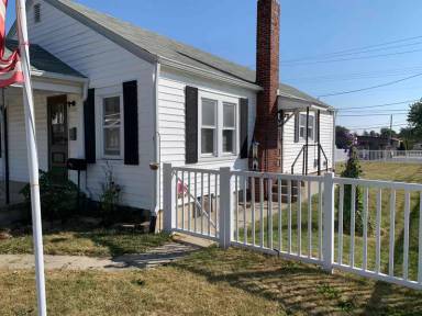 Main picture of 635 Gray Ave