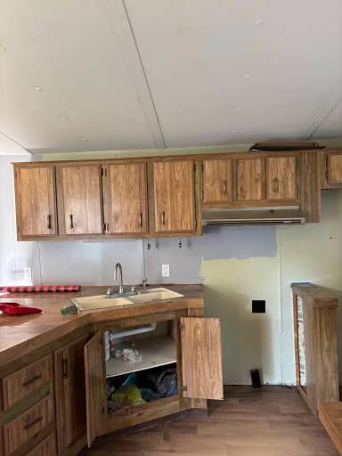 Main picture of 112 S Balsam Ave