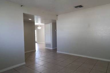 Main picture of 528 S Sorrel St