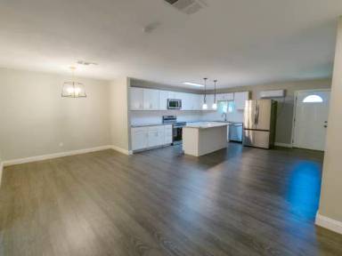 Main picture of 1222 S Peachtree Rd