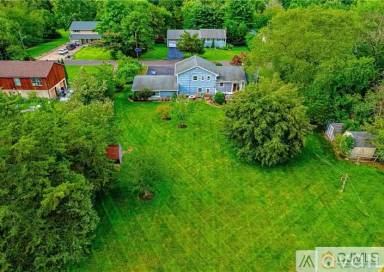 Main picture of 17 Orris Ave
