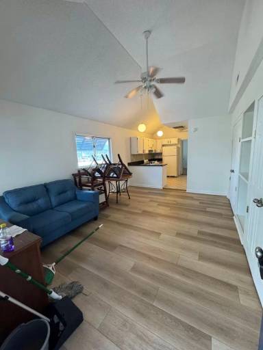 Main picture of 2100 S Ocean Blvd