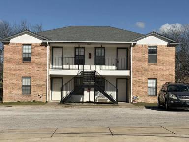 Main picture of 204 W Truman Ave