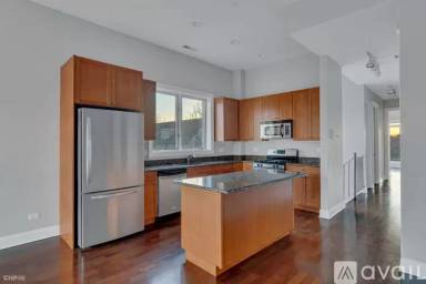 Main picture of 1700 N Talman Ave