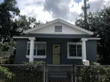 Main picture of 1712 W Main St