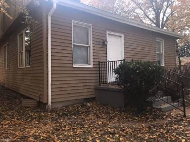 Main picture of 7300 Harney Ave