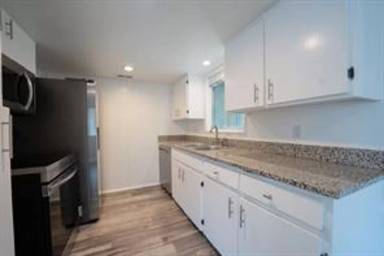 Main picture of 730 N Boulevard Ter