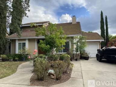 Main picture of 998 Kiser Dr