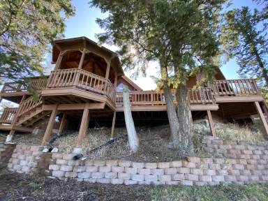 Main picture of 99 Treasure Island Way