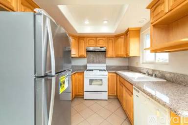 Main picture of 2400 S Ridgewood Dr