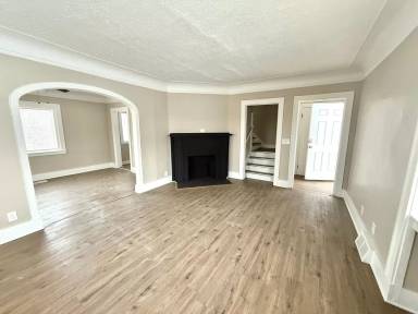 Main picture of 9355 Ward St