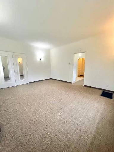 Main picture of 2819 E Theresa St