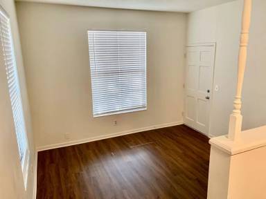 Main picture of 827 S Ingraham Ave