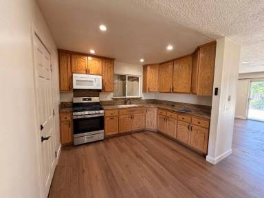 Main picture of 817 W Williams St
