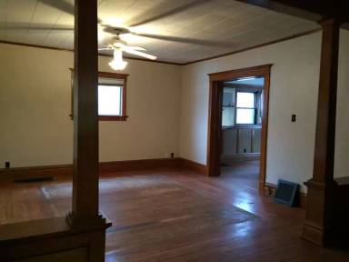 Main picture of 618 W 1st St