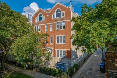 Main picture of 2715 N Wayne Ave