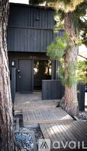 Main picture of 2428 Beverley Ave