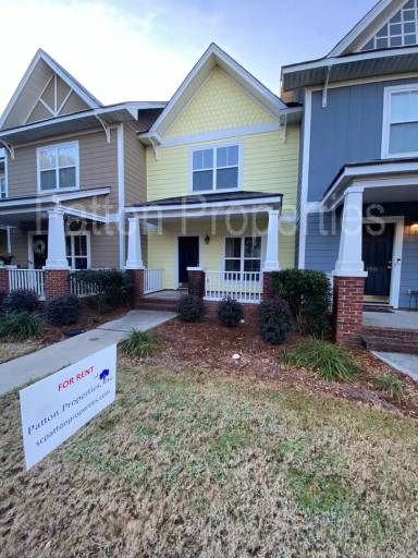 Main picture of 102 Hampton Forest Dr