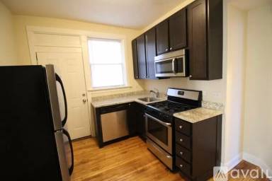 Main picture of 5032 N Western Ave