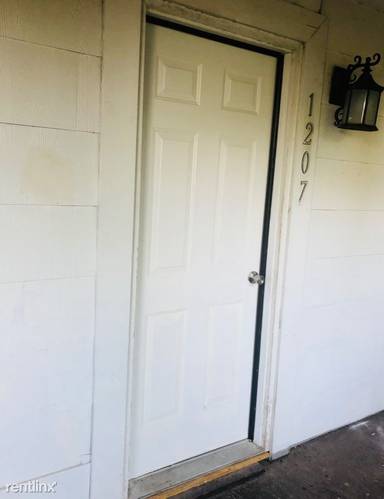 Main picture of 1205 Douglas St