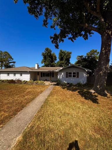 Main picture of 922 S 15th St
