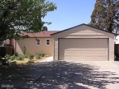 Main picture of 221 Martin Ave