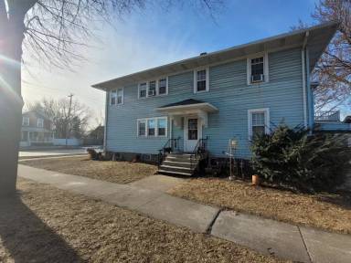 Main picture of 701 N Chestnut Ave