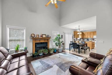 Main picture of 8725 Evangeline Dr