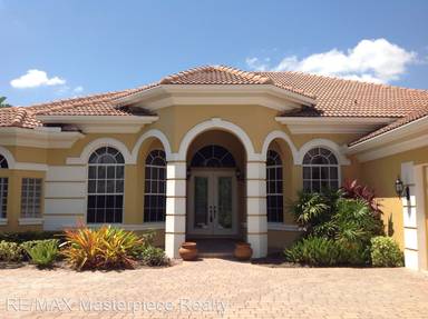 Main picture of 655 SW Squire Johns Ln