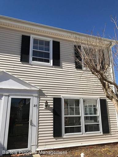 Main picture of 27 Towne Square Dr