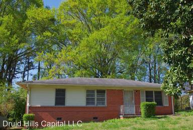 Main picture of 1996 Thomasville Dr SE