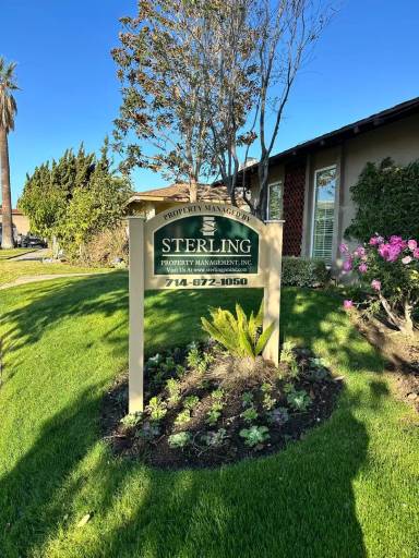 Main picture of 415 W Rosewood Ave