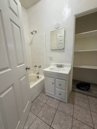 Main picture of 2301 W 10th St