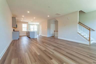 Main picture of 547 Bistre Dr