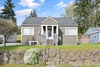 Main picture of 10827 10th Ave SW