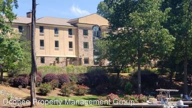 Main picture of 930 Greensboro Rd