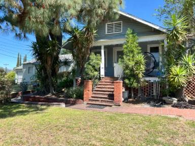 Main picture of 3017 Evelyn St