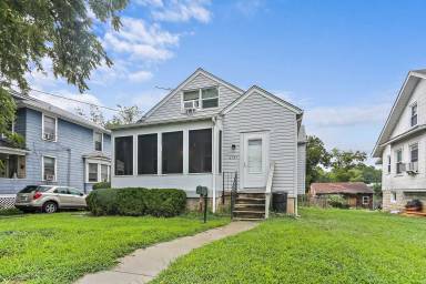 Main picture of 5707 First Ave