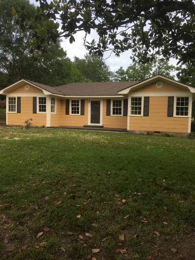 Main picture of 100 Harmony Rd