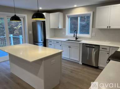 Main picture of 26 Amoskeag Dr